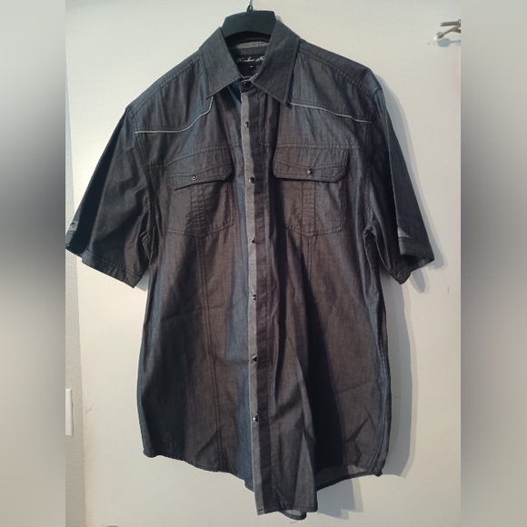 Men's Shirt - Picture 1 of 1